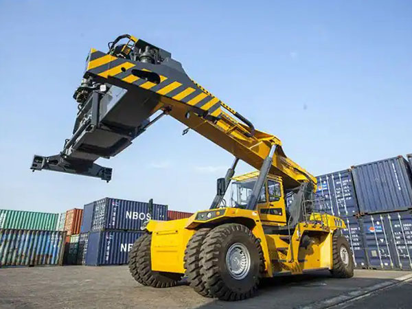 reach-stacker-supplier