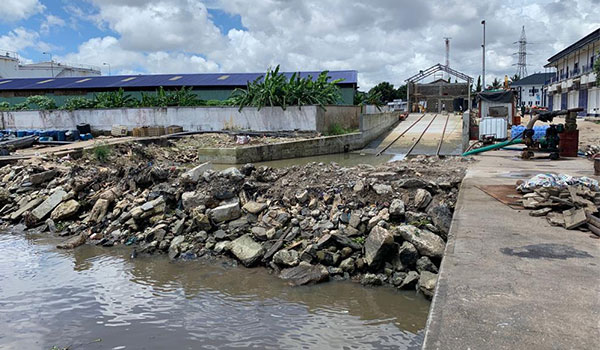 slipway-winch-for-lifting-boat