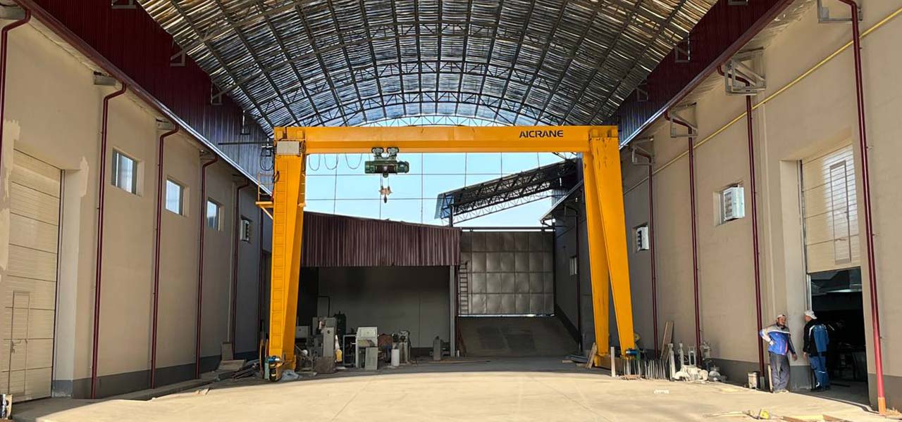 10-ton-single-girder-gantry-crane-in-UZ