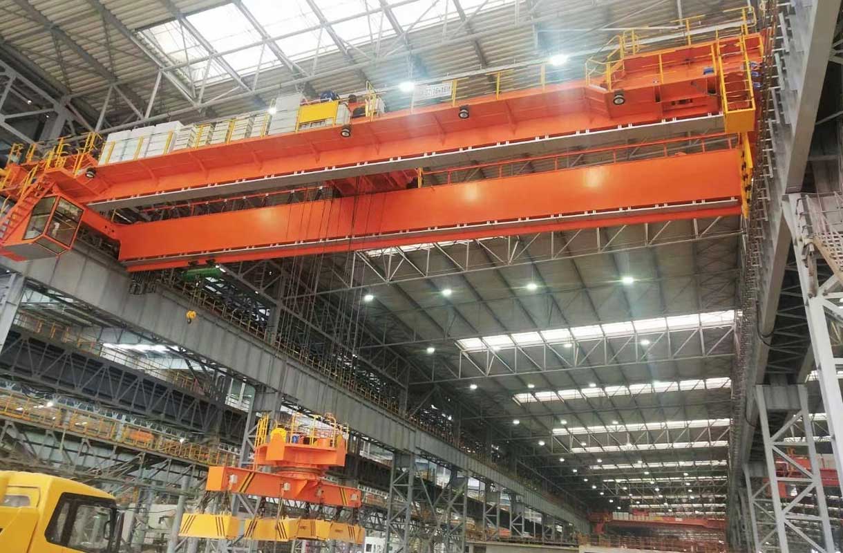 могнитный-кран-32-тонн-работает-в-Росии