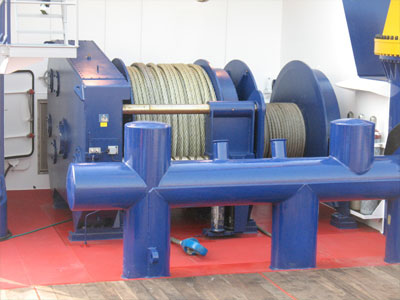 hydraulic-towing-winch-in-Singapore