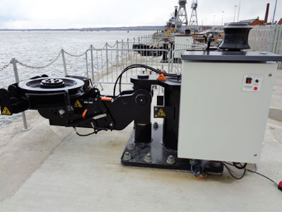 https://htcrane.com/mirror-assets/wp-content/uploads/2021/06/25-ton-Marine-Quick-Release-Hooks.jpg