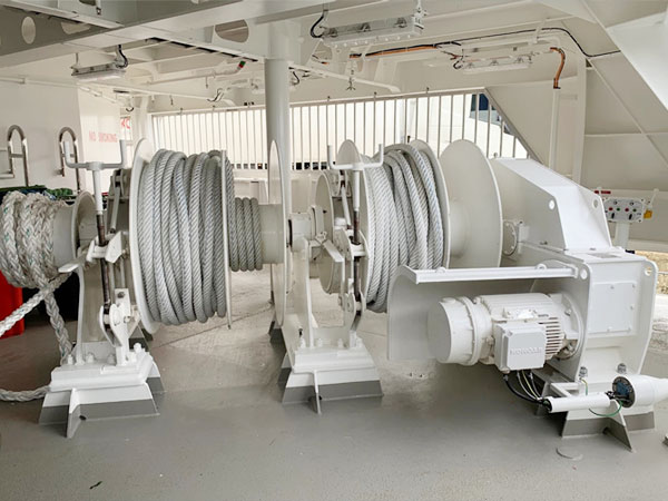 electric-mooring-winch-double-drum