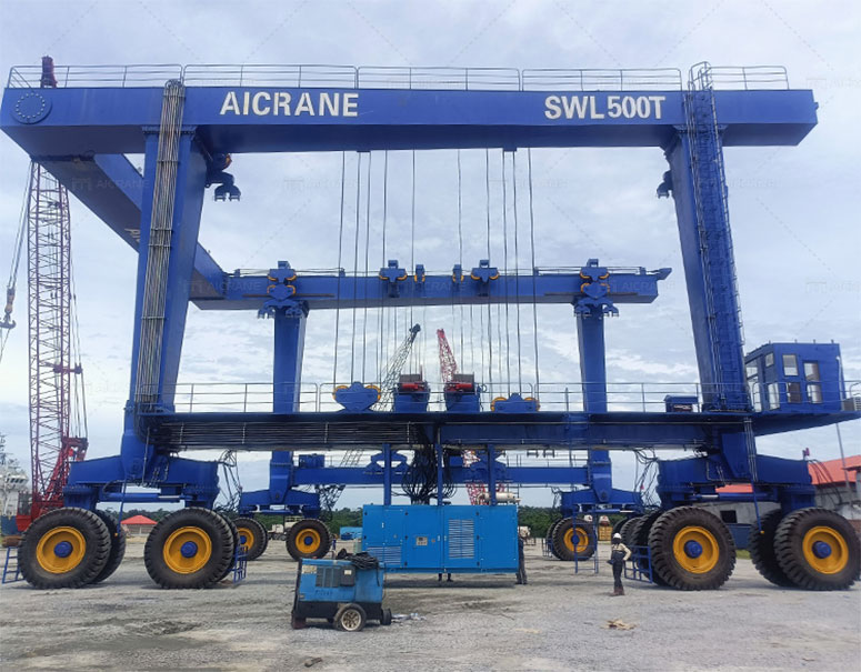 marine-travel-lift-case