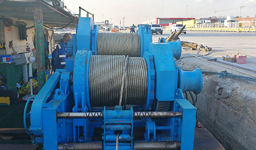 towing-winch-c7